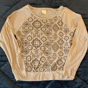 Pink Victoria’s Secret S Grey Aztec raglan shirt